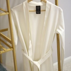 White orttu cardigan with belt